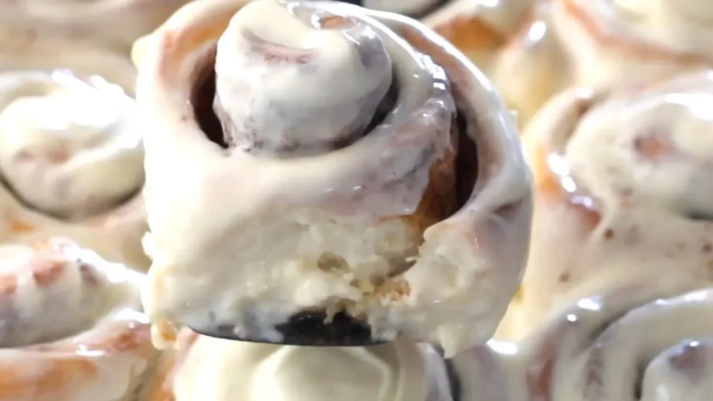 Cinnabon Cinnamon Rolls (1)