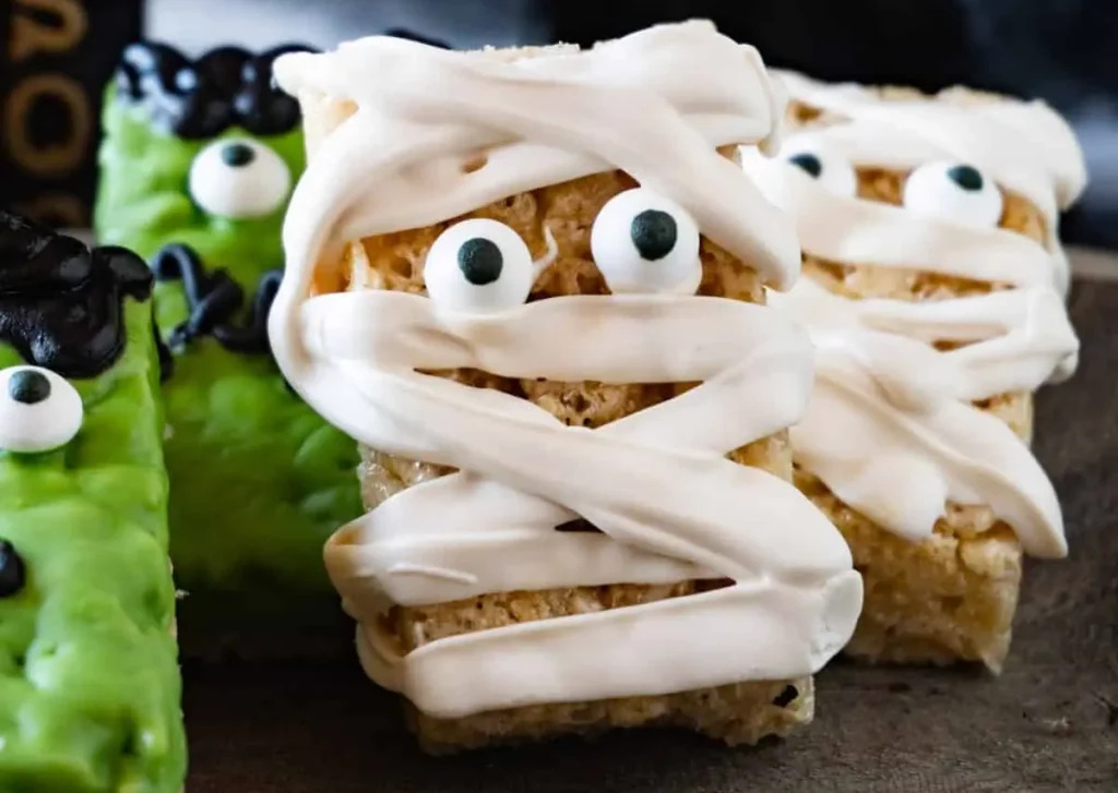 3-Ingredient Rice Krispies Treats Halloween Dessert