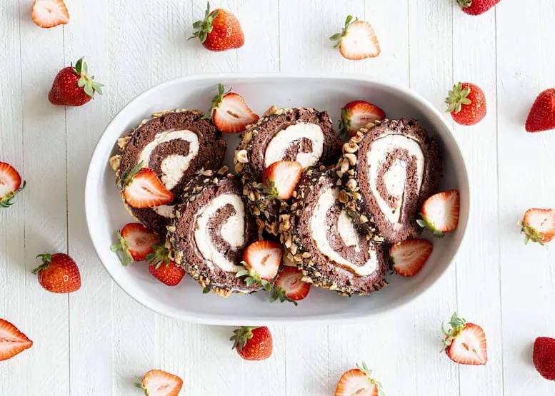 Nutella Strawberry Cake Roll