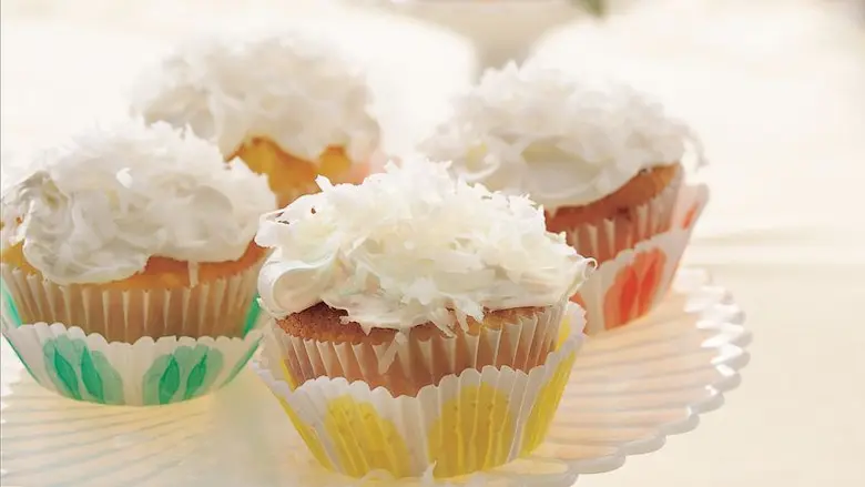 Piña Colada Cupcake