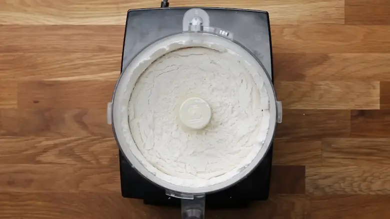 mix dry ingredients of Macarons