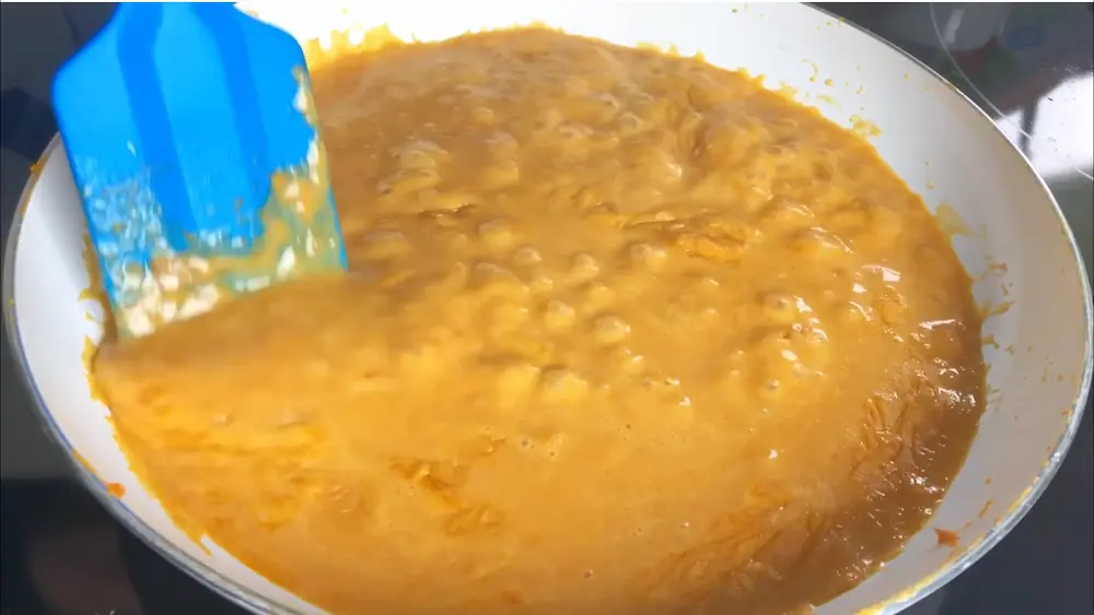 preparing Thai Peanut Sauce