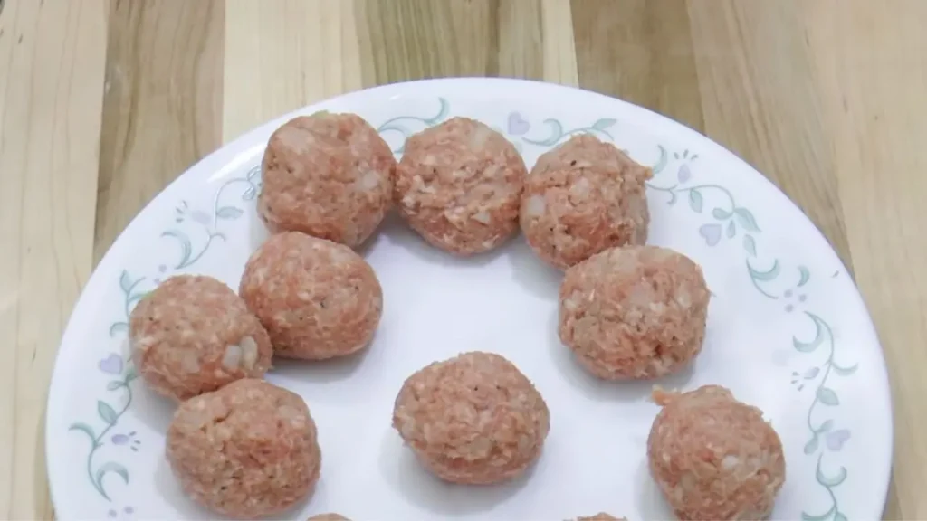 round shaped meatballs