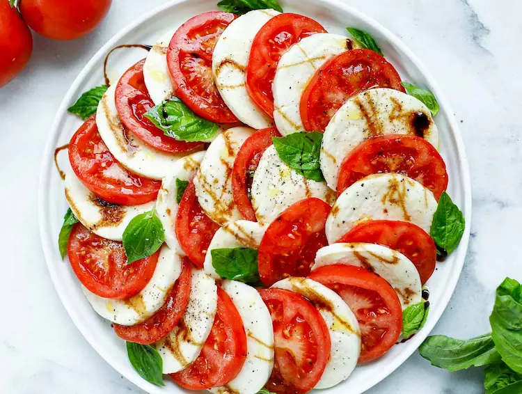 Tomato and Mozzarella Caprese Salad